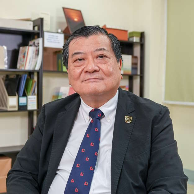 卢松标, 校友